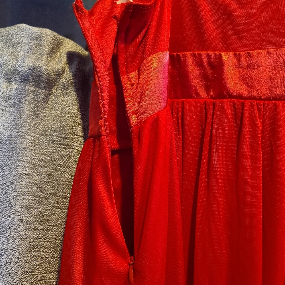 Dress - Picture 7 of 9